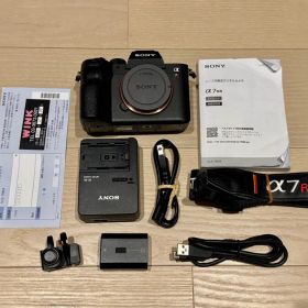 【美品】SONY α7R IV （ILCE-7RM4）ミラーレス本体と付属品