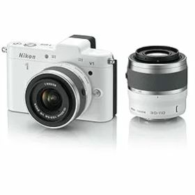 【中古】(非常に良い)Nikon ミラーレス一眼カメラ Nikon 1 (ニコンワン) V1 (ブイワン) ダブルズームキット ホワイト N1 V1WZ WH