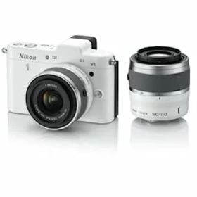 【中古】（非常に良い）Nikon ミラーレス一眼カメラ Nikon 1 (ニコンワン) V1 (ブイワン) ダブルズームキット ホワイト N1 V1WZ WH