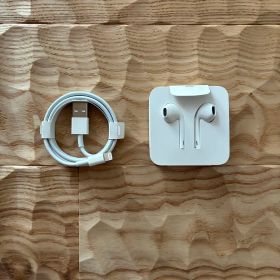 Lightningケーブル(A)・EarPods（Lightningコネクタ）