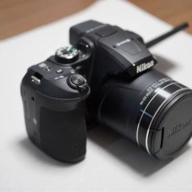 Nikon coolpix B700
