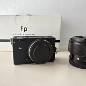 <美品>SIGMA fp ボディ & 45mm F2.8 DG DN KIT
