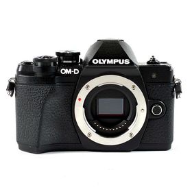 オリンパス OLYMPUS OM-D E-M10 Mark III ボディ ブラック デジタル ミラーレス 一眼カメラ 中古