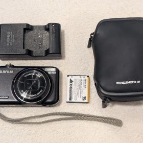 【週末値下げ】FUJIFILM デジタルカメラ FINEPIX JX400