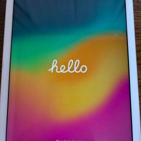 Apple iPad (第6世代) 128GB ゴールド
