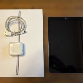 iPad 第6世代 32GB Wi-Fiモデル スペースグレイ【完備品・おまけ付