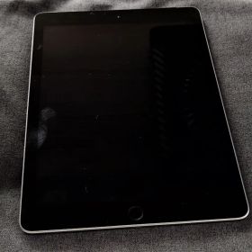 iPad 第6世代 128GB Cellular SIMフリー スペースグレー