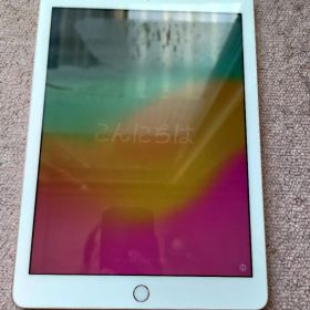 Apple iPad Wi-Fi32GBゴールド（第6世代）