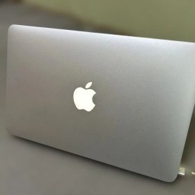 【中古・SSD無】MacBook Air 11-inch, Early 2015