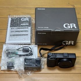 RICOH GR IIIx 【シャッター数少 2800回】予備電池・充電器付