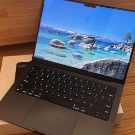 MacBook Pro M3 Pro 14インチ1TB スペースブラック