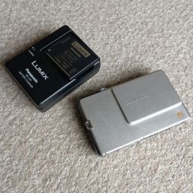 Panasonic DMC-FP1 LUMIX コンパクトデジタルカメラ