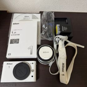 Nikon 1 J1 ミラーレスカメラ ホワイト