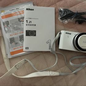 Nikon J1 MODEL 1 NIKKOR Zoom Lens Kit