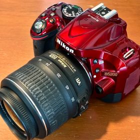 Nikon D5200 本体 レンズ 充電器 付属品あり 中古品