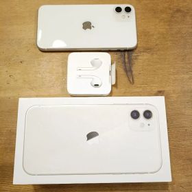 S*）様 Apple iPhone 11 64GB ホワイト 本体 箱、イヤホン