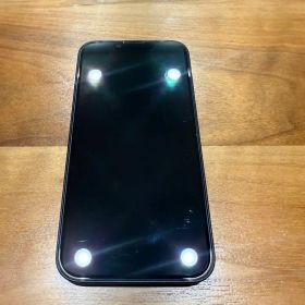 Apple iPhone 16e ブラック バッテリー残量100%