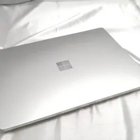 【中古】Microsoft Surface Laptop Go 【i5 1035G1 8G 128G】 THH-00020【ECセンター】保証期間１ヶ月【ランクB】