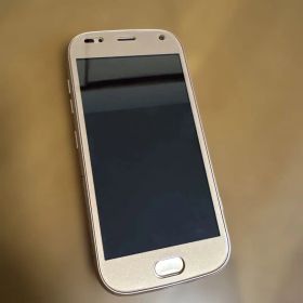 F-01L ゴールド スマートフォン本体