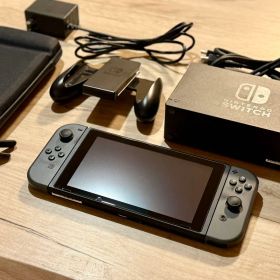Nintendo Switch 本体 + ケース Joy-Con一部不良