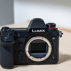 LUMIX DC-S1 有償アプデ済（液晶傷あり）