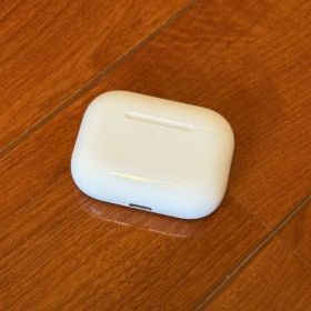 【Apple／アップル】美品 AirPods Pro3