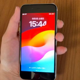 Apple iPhone SE (第2世代) 本体128GB ホワイト