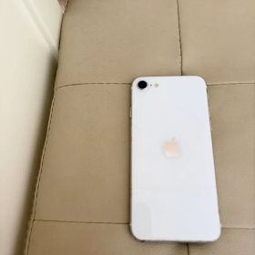 Apple iPhone SE第二世代白ホワイト 本体