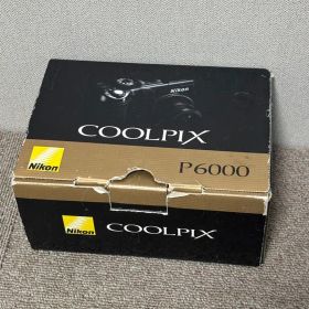 Nikon COOLPIX P6000 本体と付属品