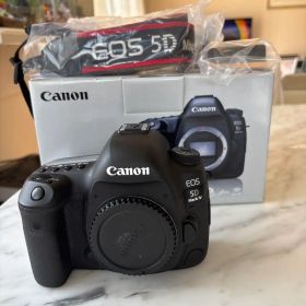 Canon EOS 5D Mark IV 本体 防湿庫保管！