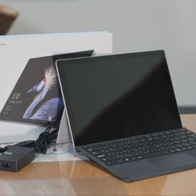 【箱あり】Surface Pro 5 /8GB/256GB Windows11