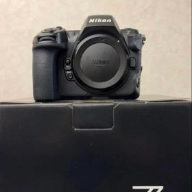 Nikon Z8とMB-N12のセット