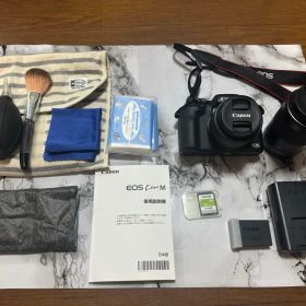 【美品】Canon EOS Kiss M ミラーレス一眼カメラダブルズームキット