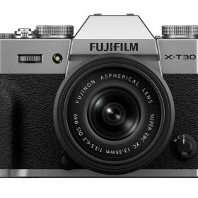 【新品・2営業日で発送】FUJIFILM 富士フイルム FUJIFILM ／ 富士フイルム FUJIFILM X-T30 III XC13-33mmレンズキット シルバー