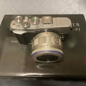Olympus PEN E-P7 シルバー レンズ付き