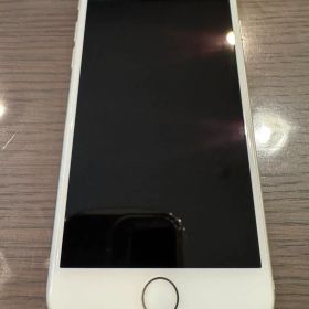 iPhone 7 シルバー 32GB SIMフリー（バッテリー81%）