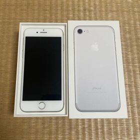 iPhone 7 シルバー 32GB（SIMロック解除済み）