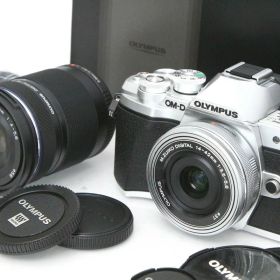【中古】【美品】オリンパス OM-D E-M10 Mark III EZダブルズームキット [シルバー]（センサー清掃済み） CA01-R5102-2Q5 OLYMPUS マイクロフォーサーズ 5軸手ブレ補正 EVF 標準ズーム 望遠ズーム レンズ付き セット 中古