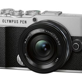 【新品】OM Digital Solutions OLYMPUS PEN E-P7 14-42mm EZレンズキット [ シルバー ]
