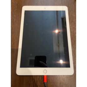 アップル(Apple)のiPad 第6世代 32GB wifiモデル（値段交渉可能）(タブレット) アップル(Apple)のiPad 第6世代 32GB wifiモデル（値段交渉可能）(タブレット)