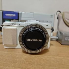 オリンパス OLYMPUS PEN Lite E-PL7 ミラーレス 一眼カメラ