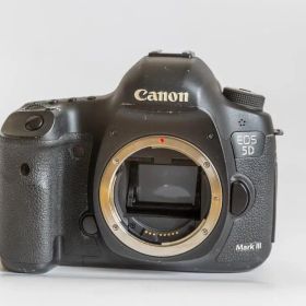 Canon EOS 5D Mark III 本体 レンズキャップ付き