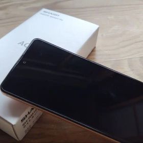 AQUOS sense4 lite