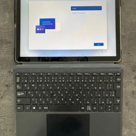 【初期化済】Microsoft Surface Go 2 128GB / 8GB キーボード付 ケース付 フィルム付 Windows11 動作確認済み