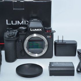 250144★ほぼ新品★パナソニック(Panasonic) 【カメラグランプリ2023 あなたが選ぶベストカメラ賞 受賞】 パナソニック フルサイズミラーレス一眼カメラ S5M2 ボディ ブラック DC-S5M2