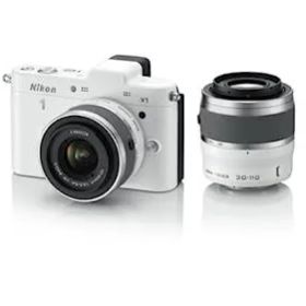【中古】（非常に良い）Nikon ミラーレス一眼カメラ Nikon 1 (ニコンワン) V1 (ブイワン) ダブルズームキット ホワイト N1 V1WZ WH