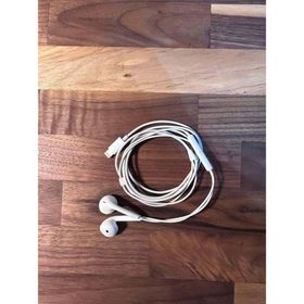 アップル(Apple)のApple 純正 イヤホン ライトニング iPhone EarPods(ヘッドフォン/イヤフォン)