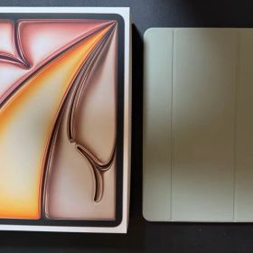 iPad Air M2 13インチ（スターライト、Wi-Fi、256GB）