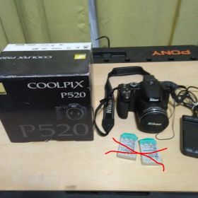 Nikon COOLPIX P520 本体と付属品