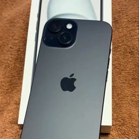 超美品 Apple iPhone 15ブラック本体
